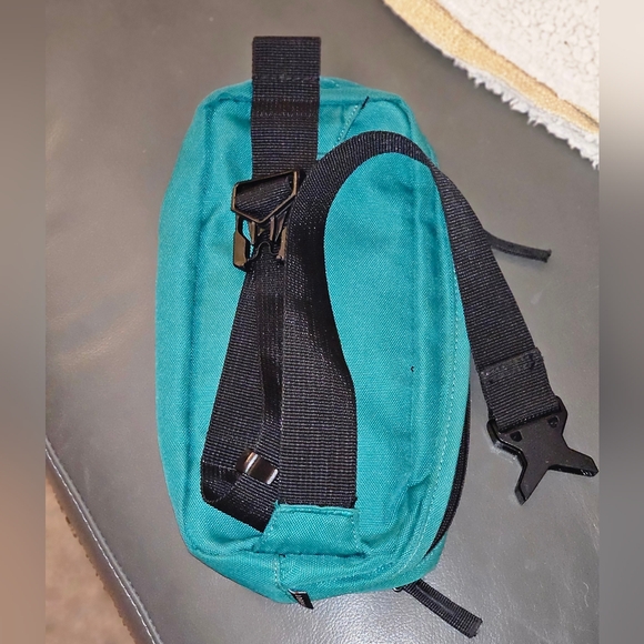 AIR JORDAN Retro Belted Teal Colored Bum Bag/Fanny Pack - Picture 6 of 14